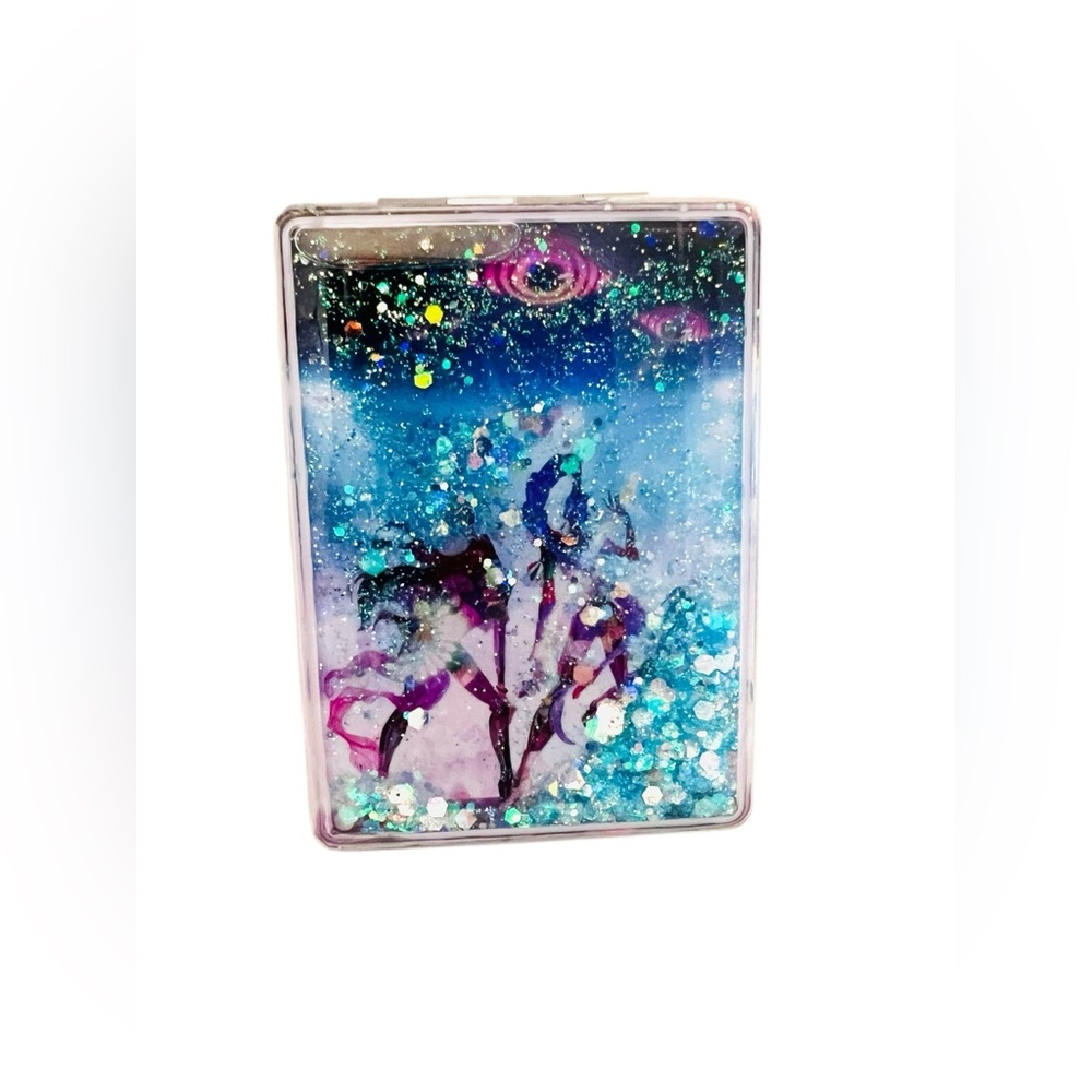 Floating Glitter Compact Mirror – Trio of Fierce Teen Heroines